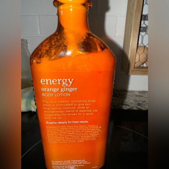 BATH AND BODY WORKS Aromatherapy  BODY LOTION - Picture 3 of 3